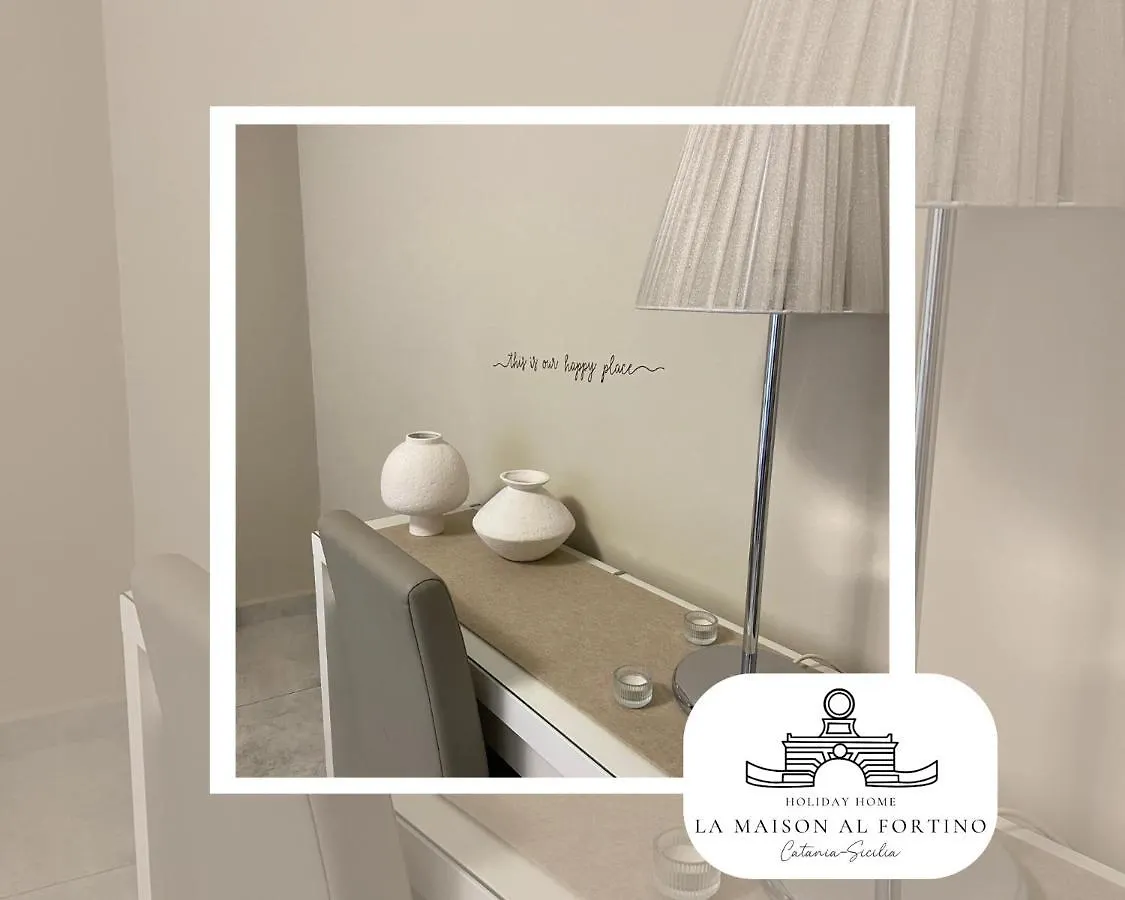 Casa vacanze La Maison Al Fortino Aeroporto di Catania Fontana Rossa Italia