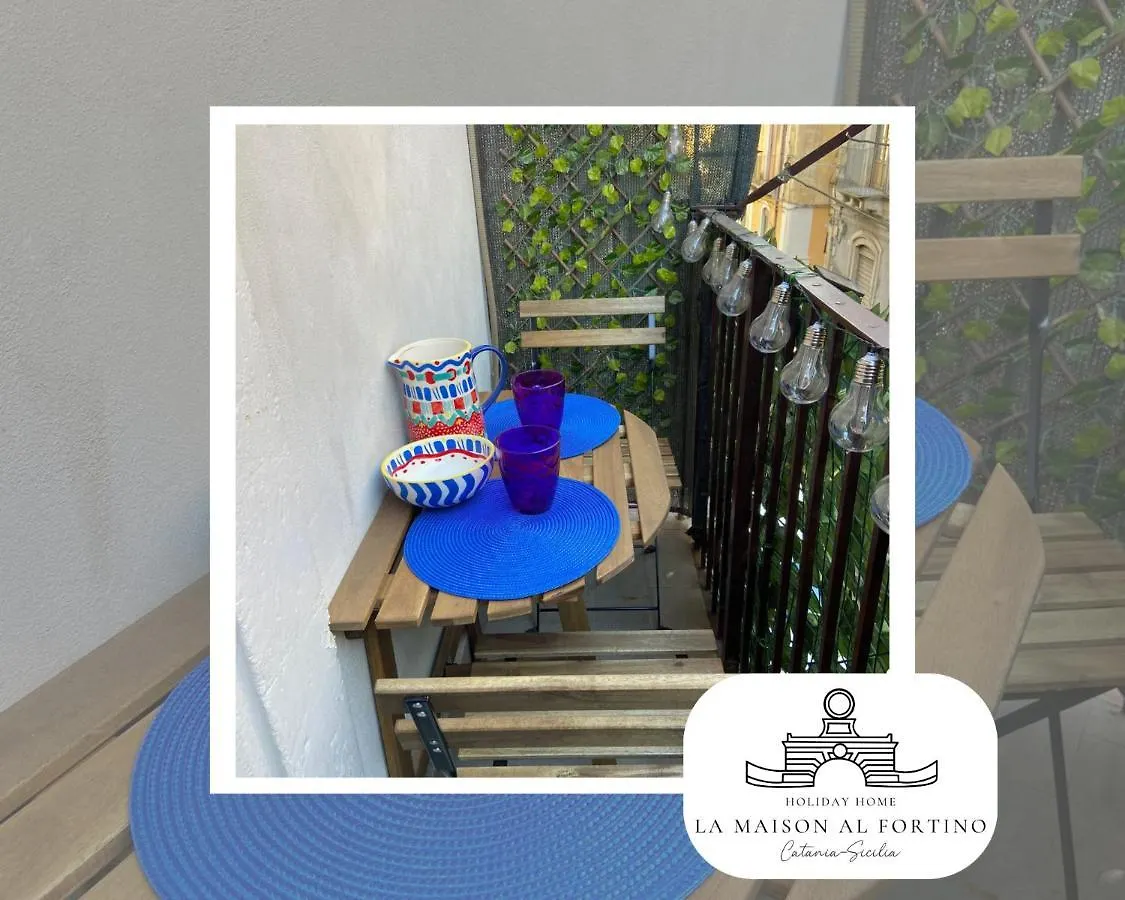Casa vacanze La Maison Al Fortino Aeroporto di Catania Fontana Rossa